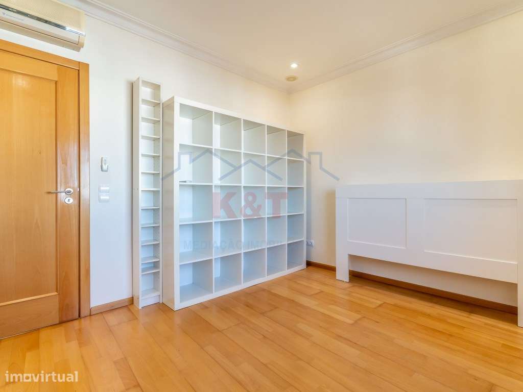 Moradia T5 de Luxo + Apartamento T3 - Lagoa-9