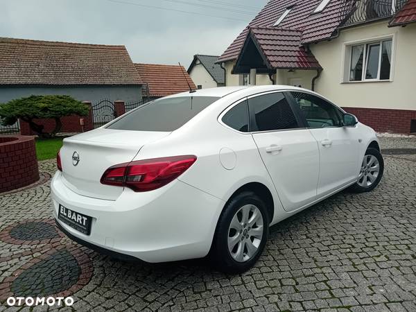 Opel Astra - 18