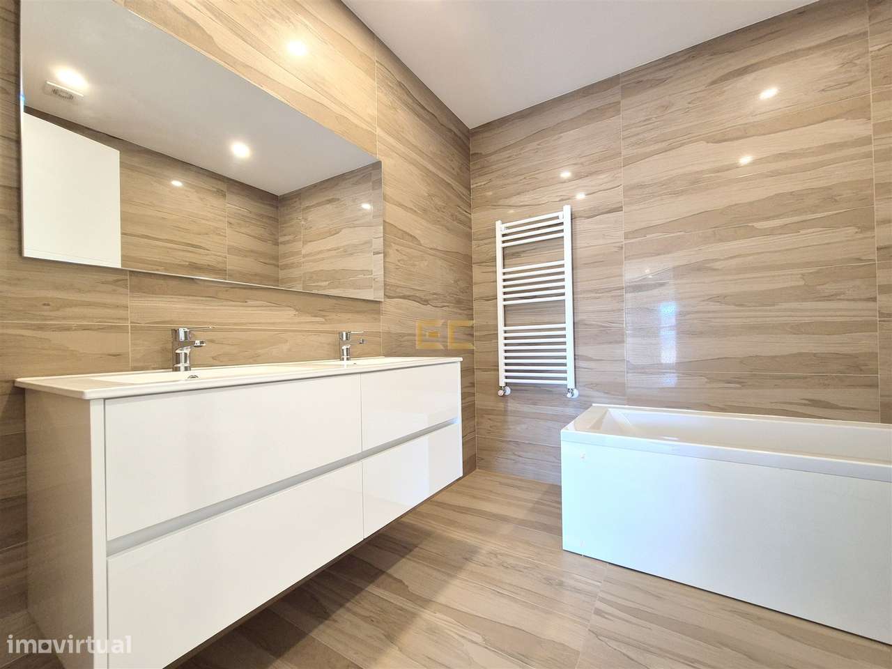 Apartamento T3 novo, com garagem, para venda na Figueira da Foz- Buarc-22