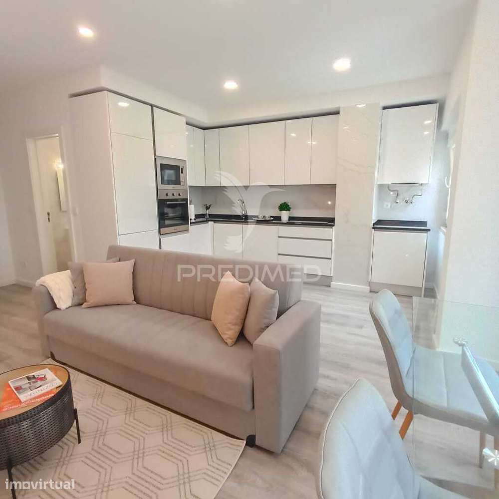 T3 remodelado em São Vicente a menos de 10 mins a pé do comboio de... - Grande imagem: 2/14