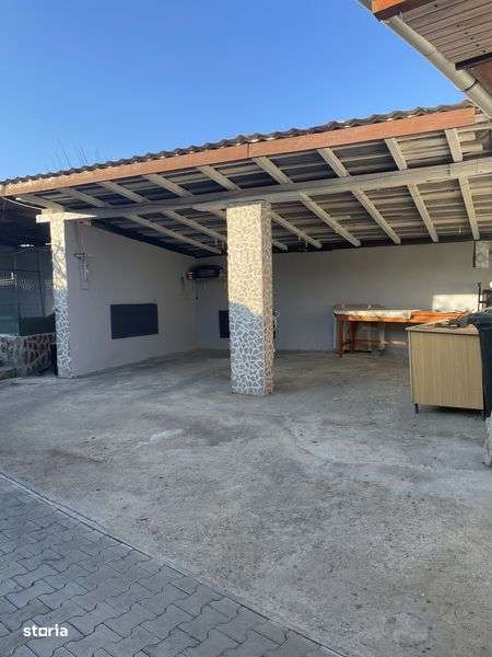 Casa de. vanzare - Imagine principală: 4/7