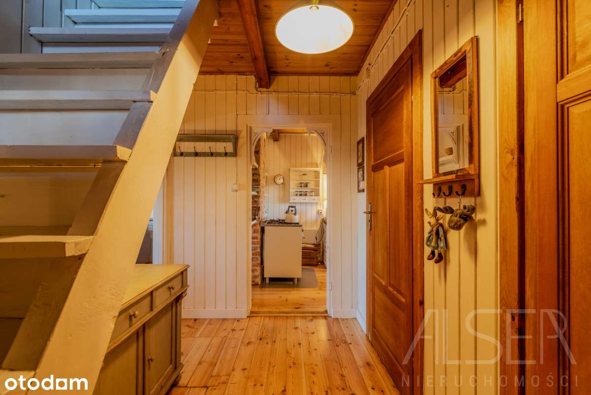 Dom z własnym stawem w ostatniej linii zabudowy-6