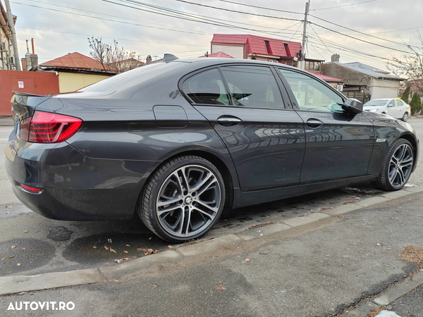 BMW Seria 5 525d xDrive AT - 8