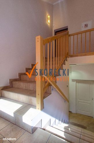 Kamienica przy al. Konstytucji 3 Maja-9