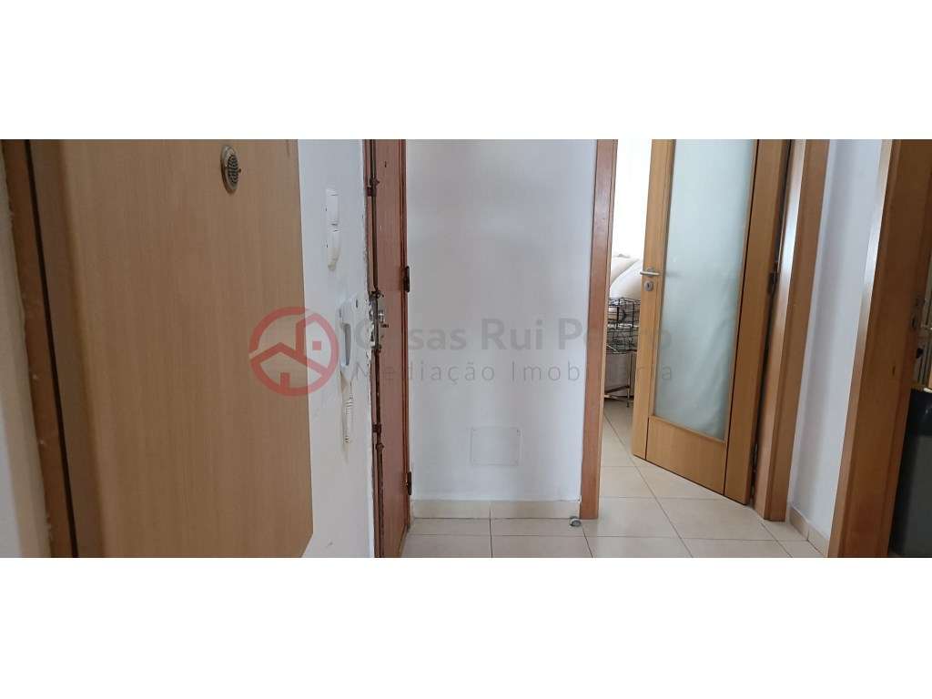 Excelente Apartamento T2 em Corroios-8