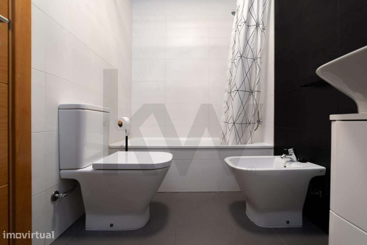 Apartamento T3 único com 3 lugares de estacionamento - VRSA-16