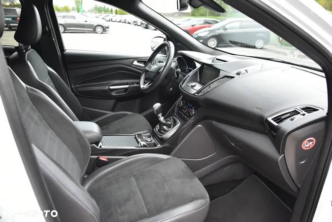 Ford Kuga 2.0 TDCi AWD ST-Line - 22