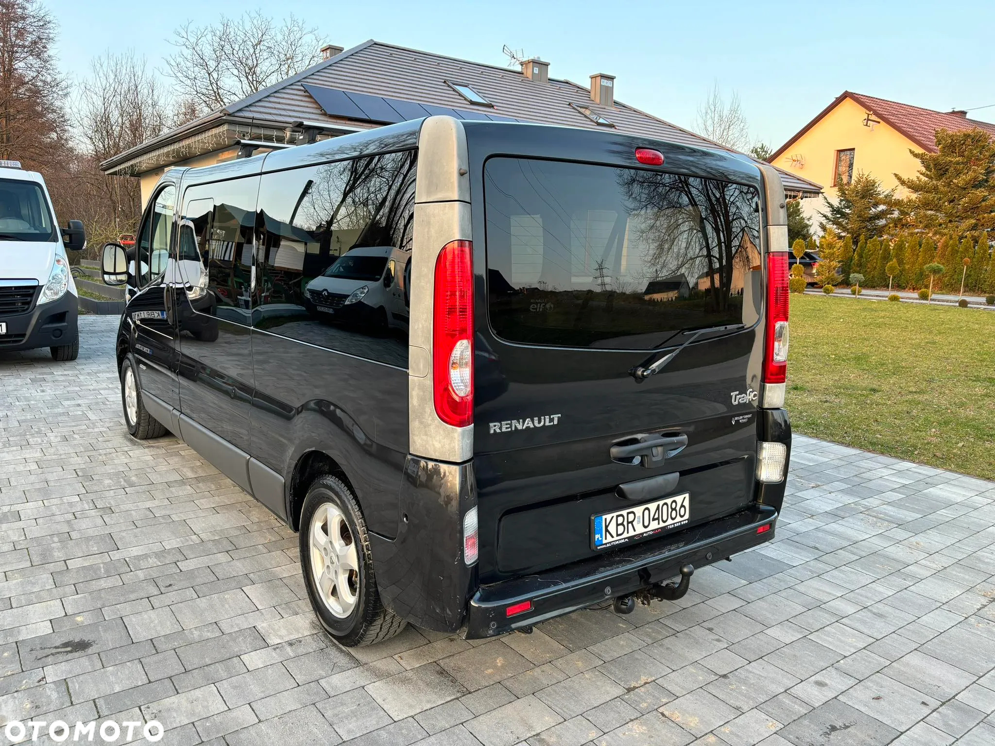 Renault Trafic 2.0 dCi 115 FAP Grand Passenger Black Edition - 12