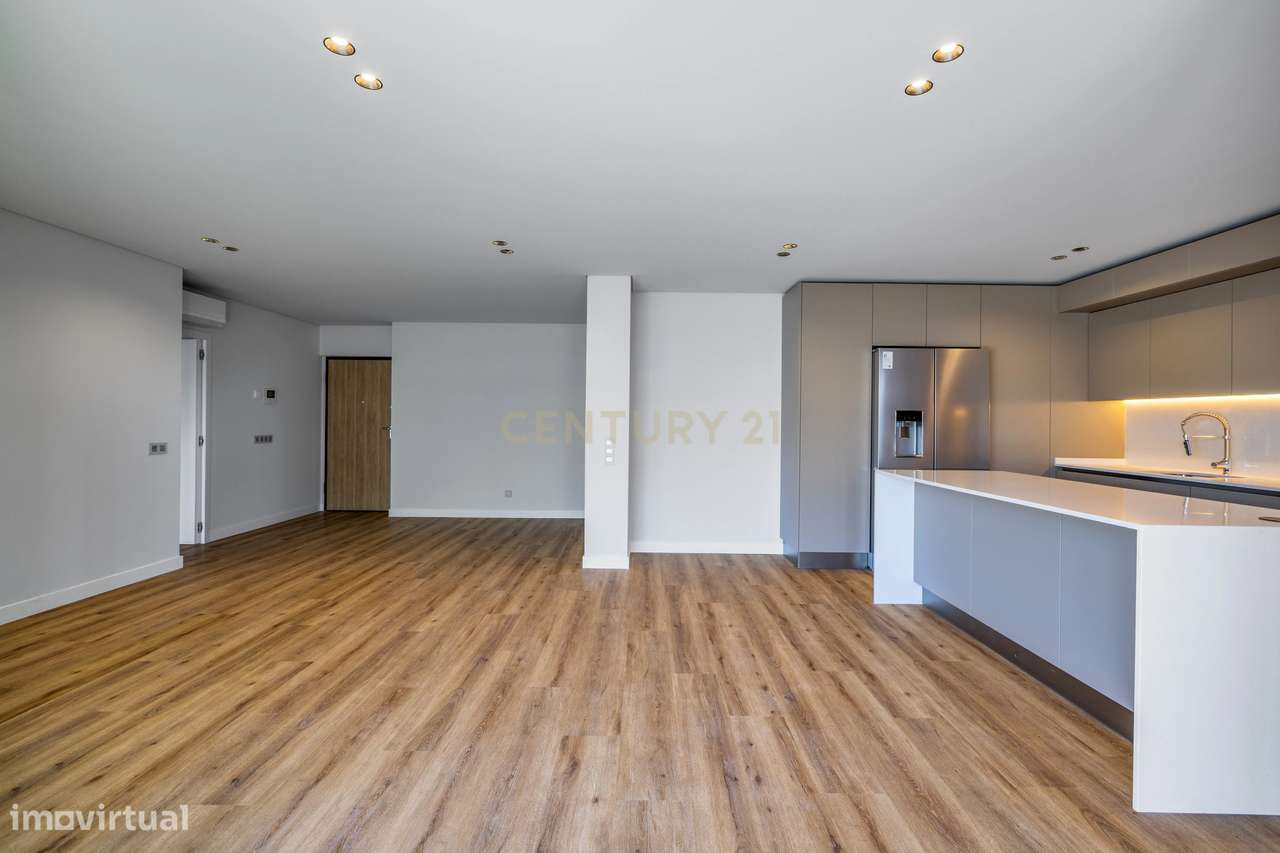 APARTAMENTO T2 NOVO DE LUXO EM FARO  PISCINA | GINÁSIO | DOMÓTICA E PA-21