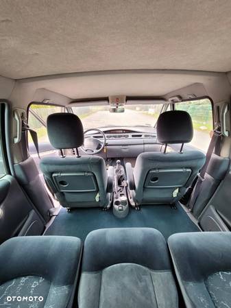 Renault Espace 2.2 dCi Expression - 12