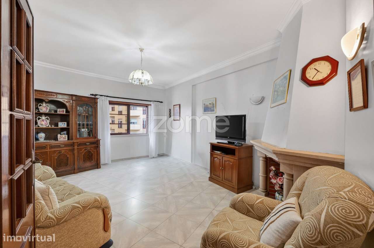 Apartamento T3 com Estacionamento e Arrecadação – Odivelas - Grande imagem: 4/23