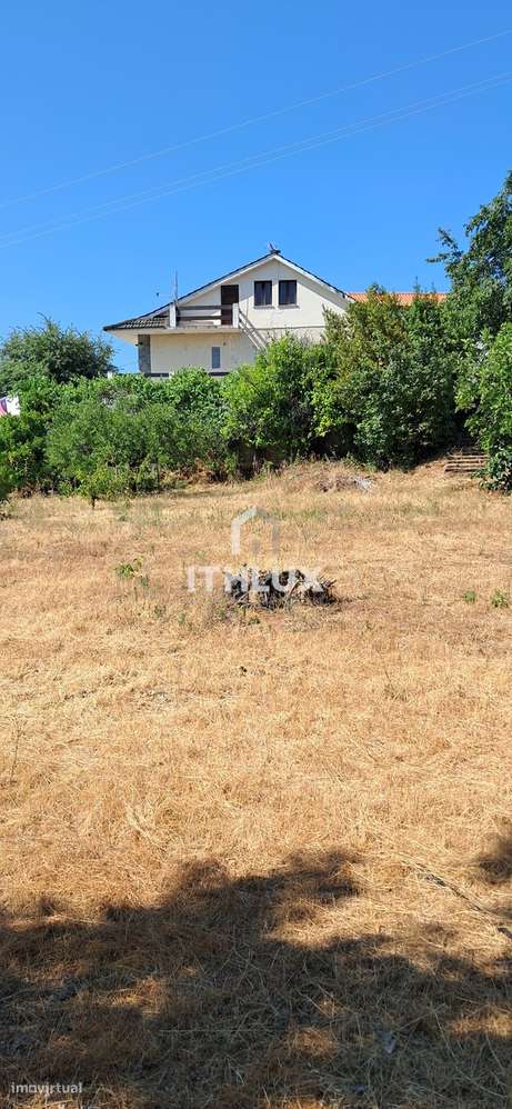 Moradia independente (340 m2) com piscina e garagem, Terreno com 2100m - Grande imagem: 4/32