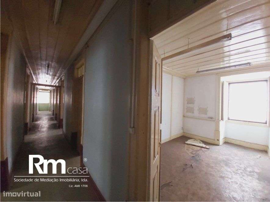 Magnifico prédio devoluto na Rua da Sofia, Largo do Terreiro da Erva-13