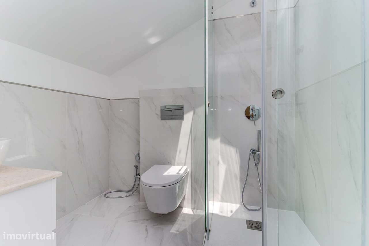 Apartamento T2 Duplex com 140m2, em Massamá-20