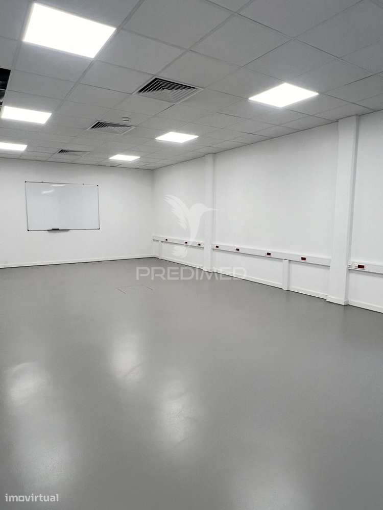 Armazém/Escritórios  -  Areosa  -  Paranhos - Grande imagem: 2/7