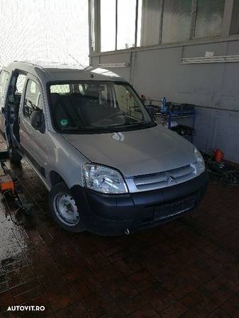 Dezmembrez Citroen Berlingo 1.6HDI Peugeot Partner 2006 dezmembrari - 2