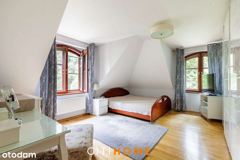 Dom typu dworek w zielonym Józefowie-16