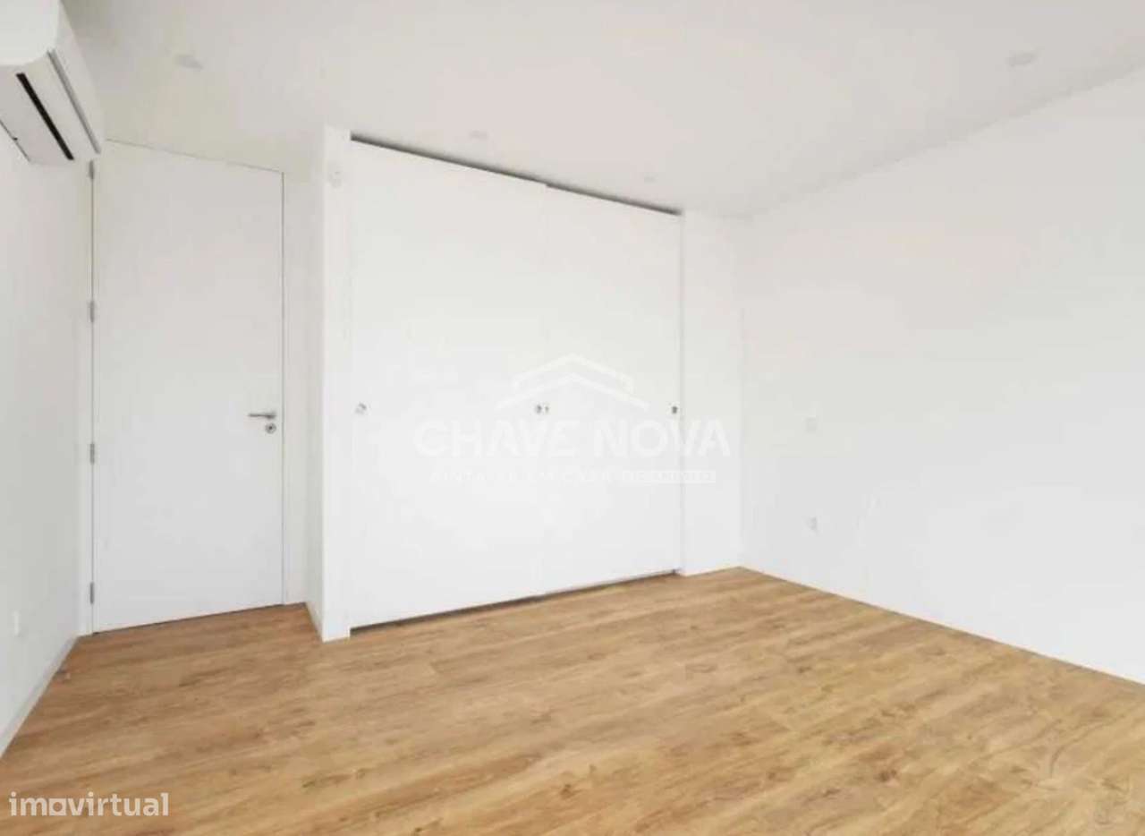 PS - Moradia T4 fase final de acabamentos — Serzedo, Vila Nova de Gaia - Grande imagem: 5/11