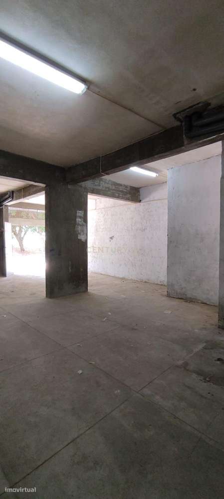 Investimento - Armazéns arrendados nos Olivais para venda - Grande imagem: 5/7