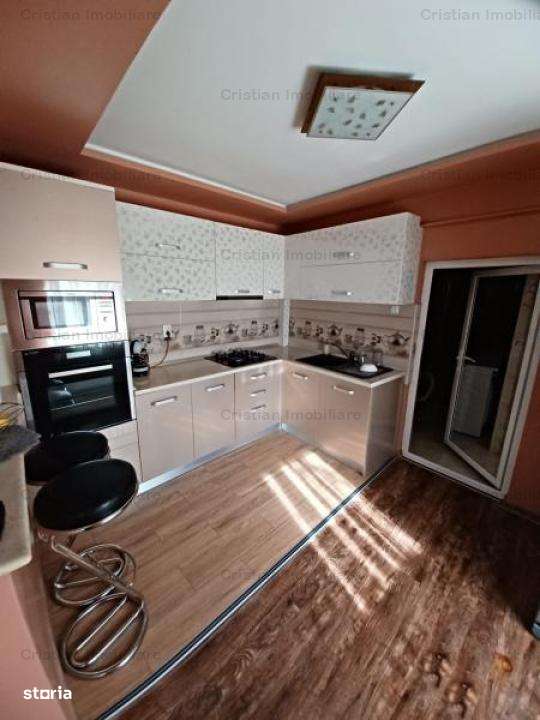 CALITATE P+1+M 300mp construiti TOTUL NOU Mobilat Chercea - Imagine principală: 5/18