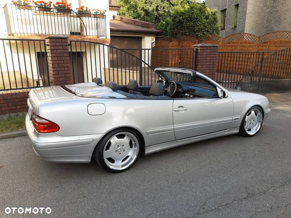 Mercedes-Benz CLK - 4