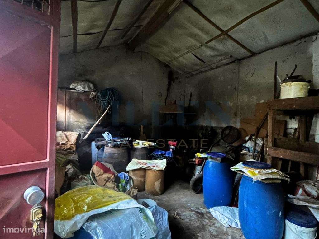 Moradia para Restaurar com 2.590 m² de Terreno, Privacidade e Excel...-13