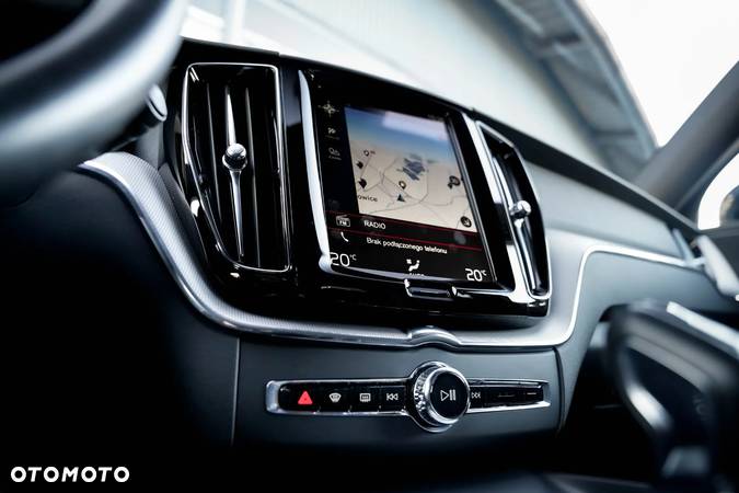 Volvo XC 60 D4 R-Design - 35