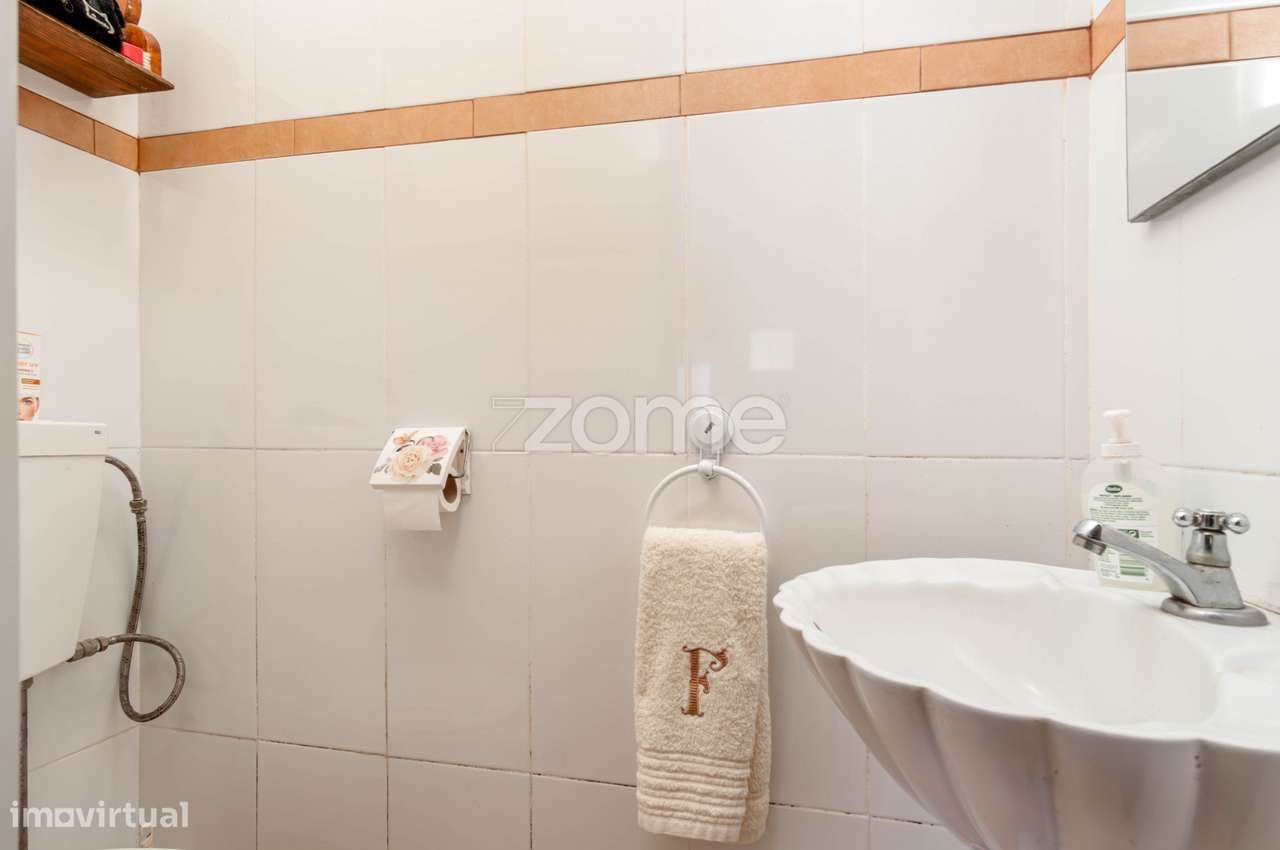 Moradia T1 + 1 Azambuja com Espaço Comercial-35