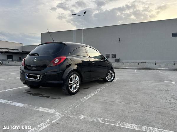 Opel Corsa 1.2i Cosmo - 2