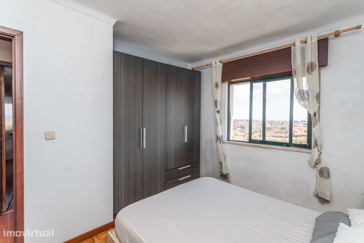 Apartamento T3, situado em Algueirão-10