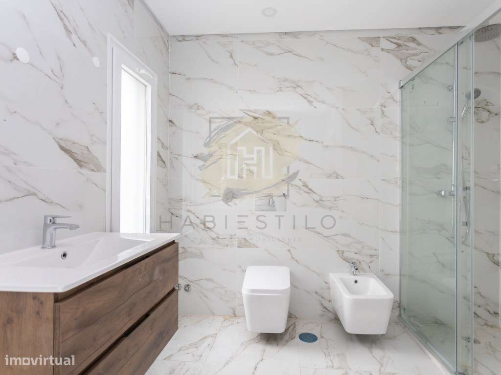 Moradia V4 nova com piscina-19