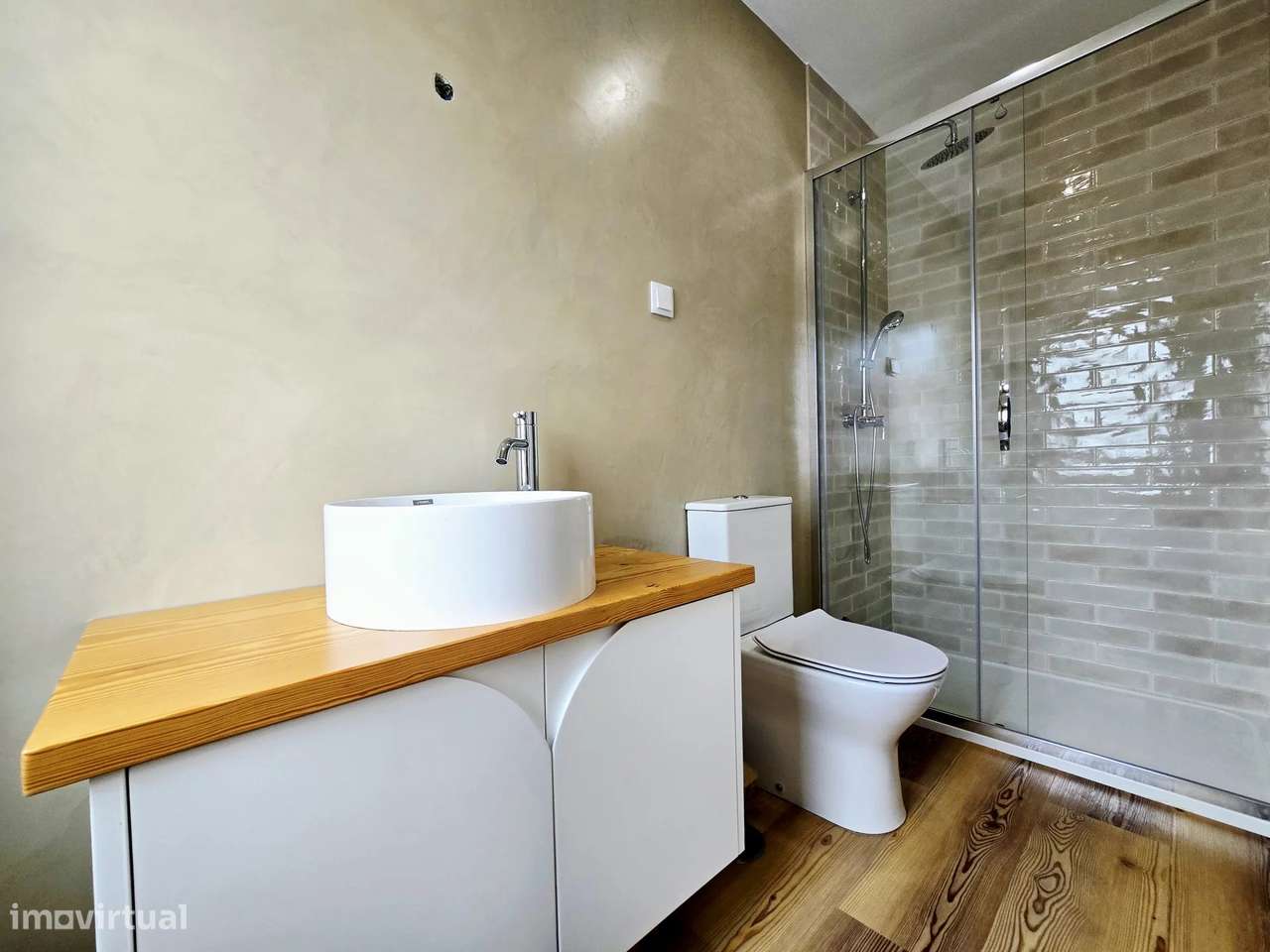 A casa onde o seu futuro começa – Moradia T3 remodelada, moderna e lum-39