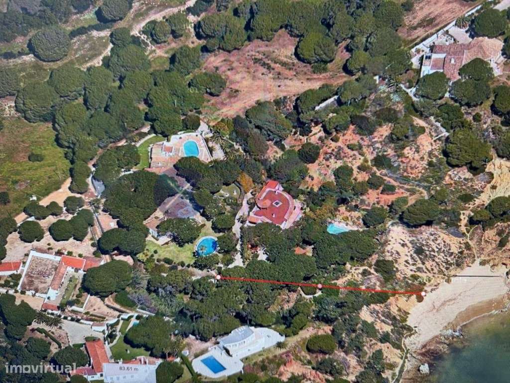 Excelente Moradia térrea com lote de 2430 m2 , com piscina e acesso...-26