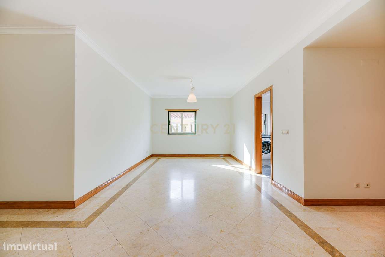 T2 com estacionamento | Rua de São Bento | Viva no Centro de Lisboa - Grande imagem: 2/29