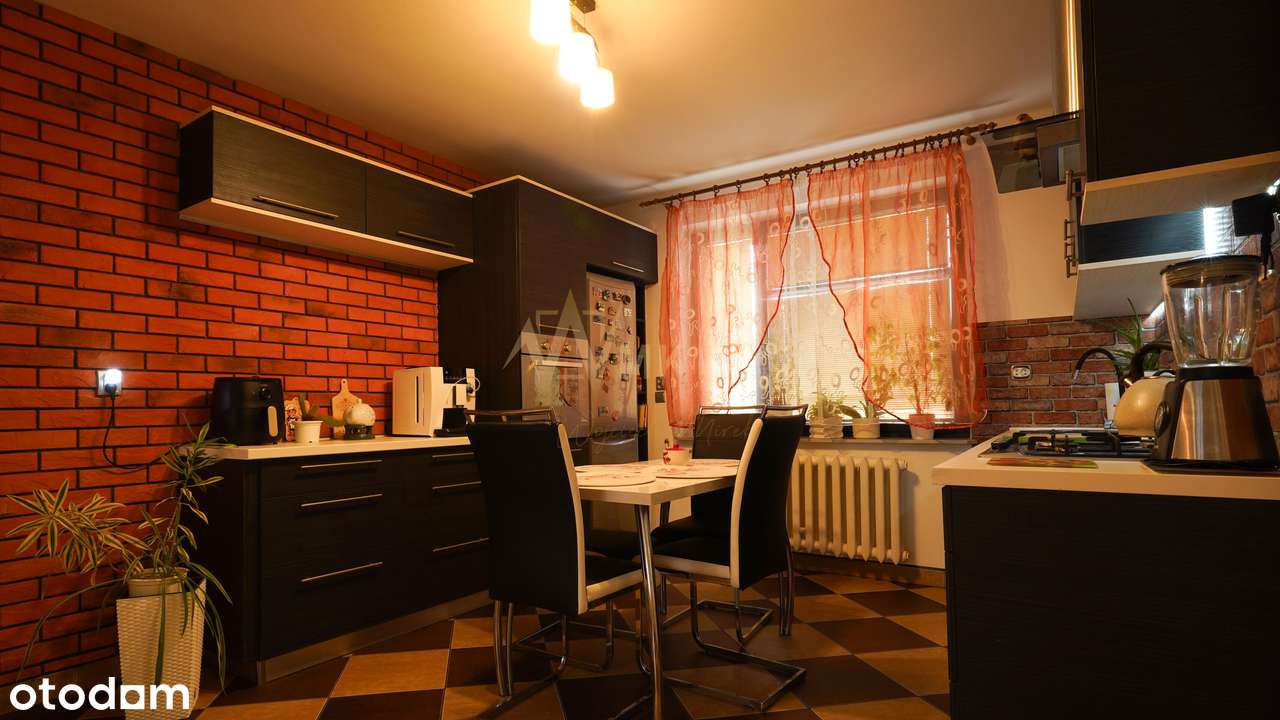 KOMFORTOWY DOM Z OGRODEM I 3 GARAŻAMI!-9