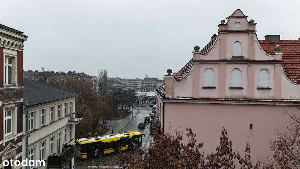 Piękna kamienica w sercu miasta-4