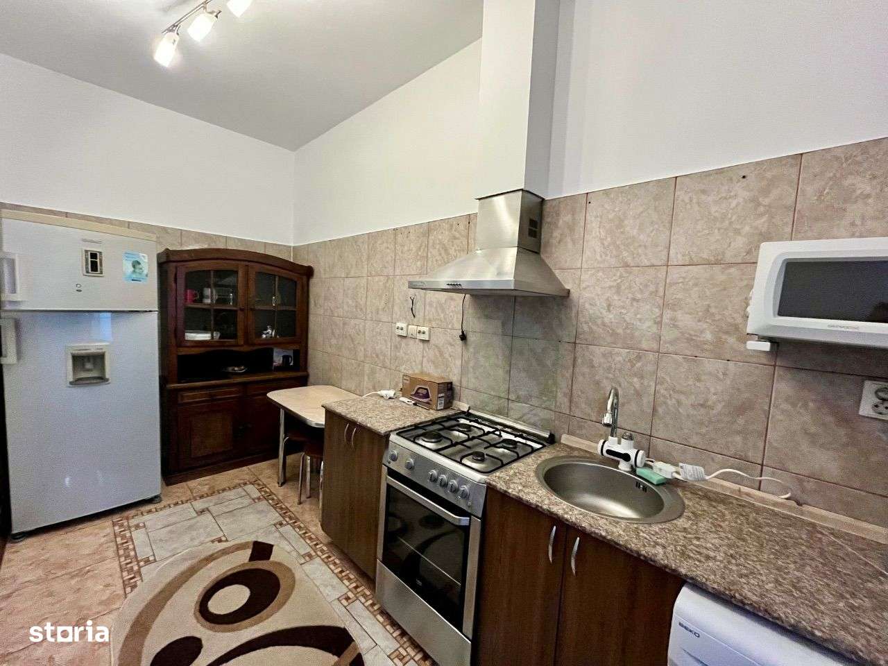 Vila Ultracentrală complet mobilată - utilată-5