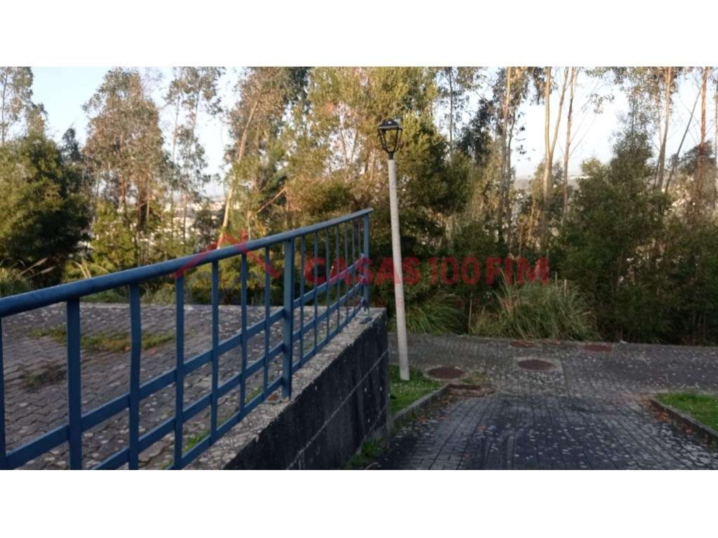 Lote para Construção de Moradia com 3 Pisos e Vistas Desafogadas - Grande imagem: 4/9