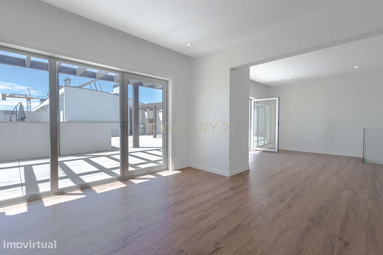 T4 Duplex com vista mar em Espinho-32