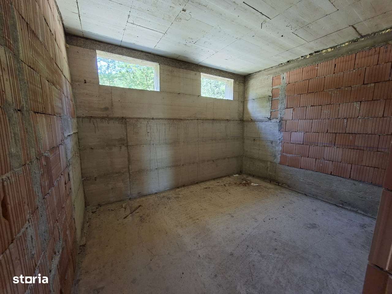 Casa la rosu Alba Iulia-5