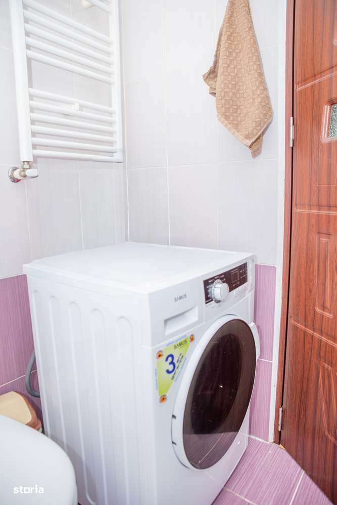 Apartament cu 3 camere în Apărătorii Patriei-8