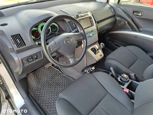 Toyota Corolla Verso - 17