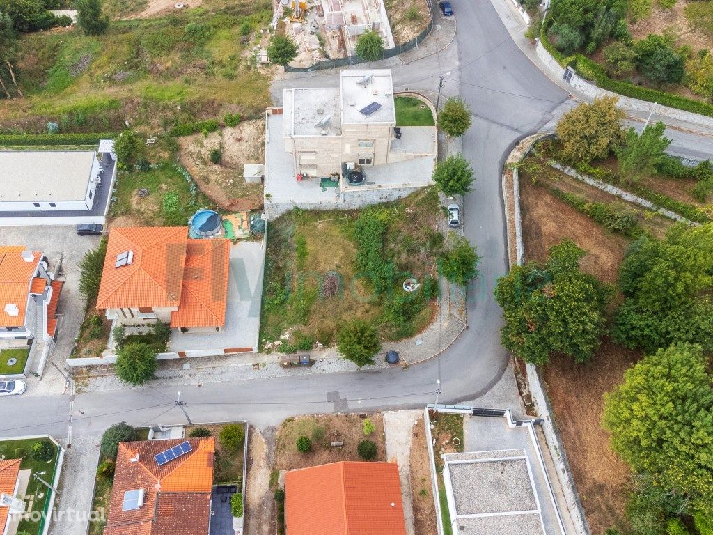 Lote de terreno com 600m2 em Tagilde concelho de Vizela