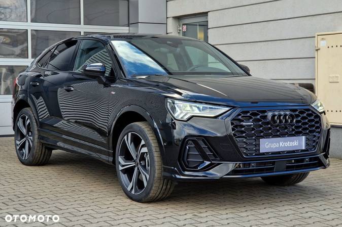 Audi Q3 Sportback - 16