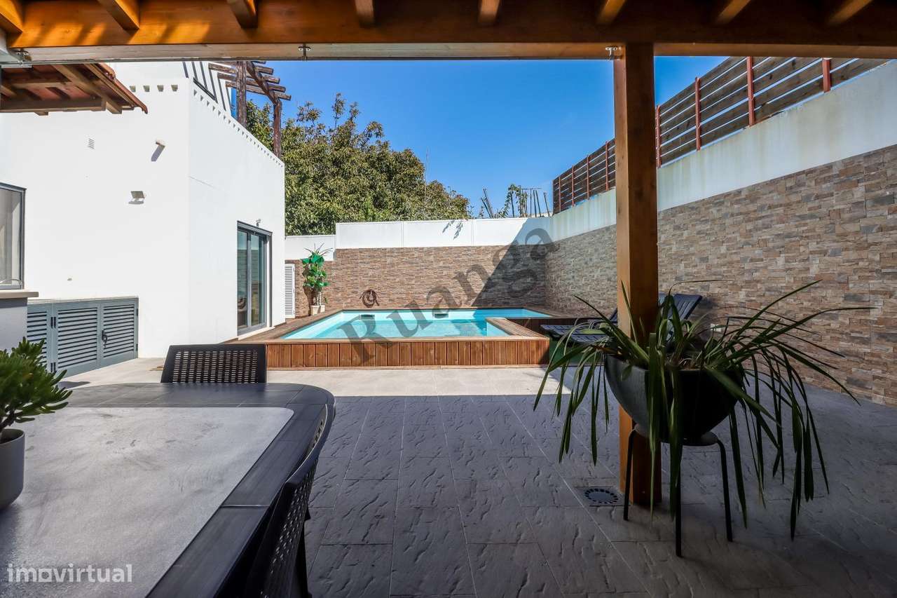 Excelente Moradia  para venda na Aldeia de Santo André-33