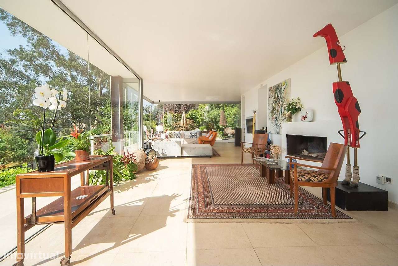 Moradia Contemporânea com Vista Mar e Piscina, Próxima da Beloura e Es-42