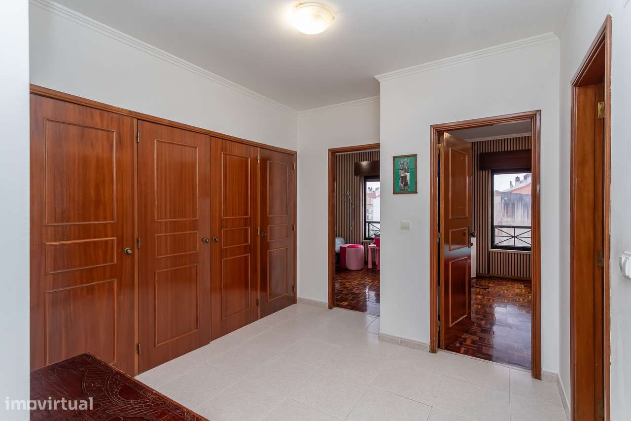 Excelente T2 na Tapada das Mercês-13