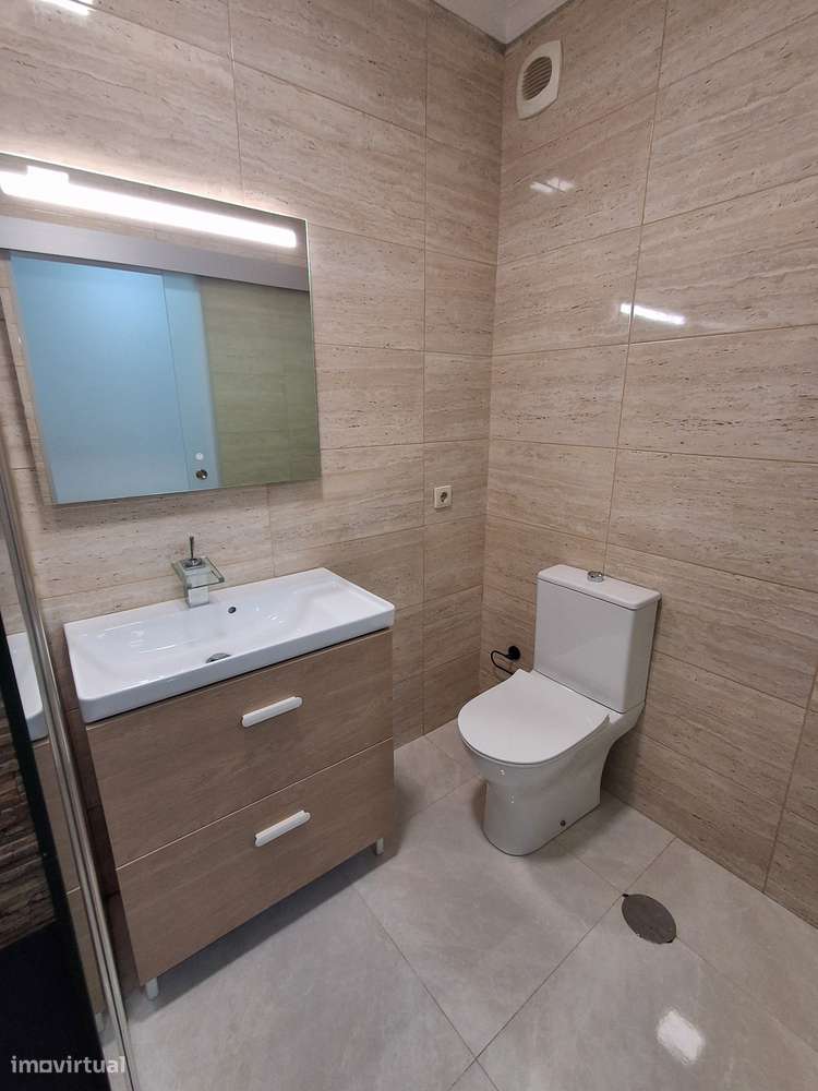 Apartamento T1 +1 com 77m² Matosinhos-21