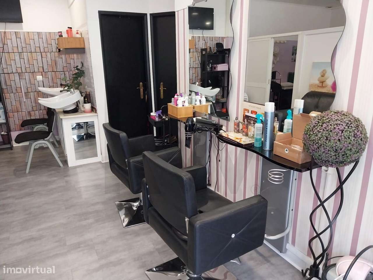 Loja / Salão de Cabeleireiro e Estética Totalmente Equipado - Grande imagem: 3/8