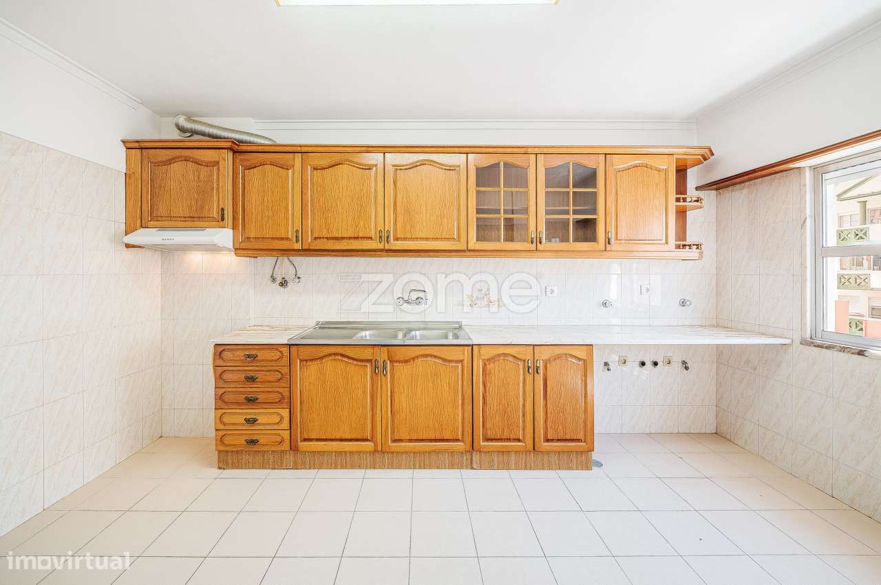 Apartamento T2 na Tapada das Mercês-8